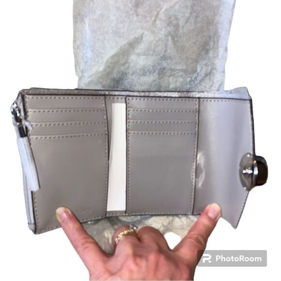 Authentic Michael Kors Premium Croc Embossed Trifold Wallet Silver Metallic - Picture 7 of 9